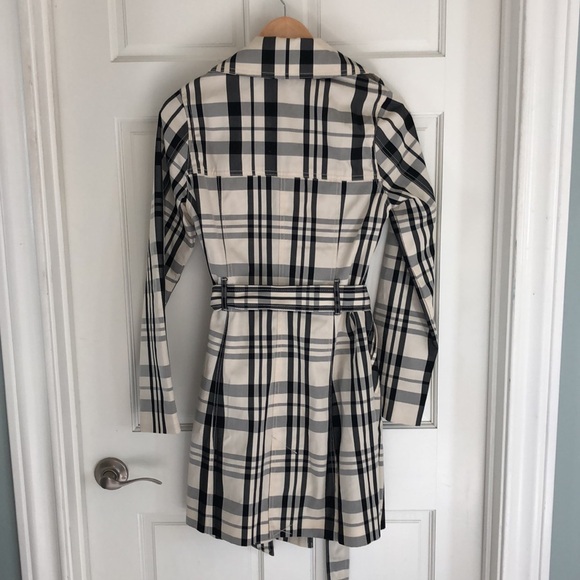 Classic Plaid Woman’s Rain Coat size Small. New - Picture 3 of 4